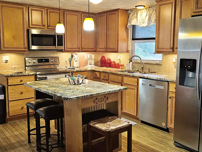 1120 Lampp Dr — Photo 4