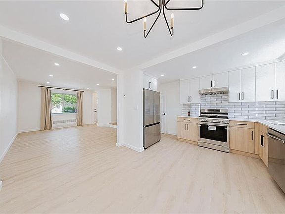 5th image of 1593 Independence Ave