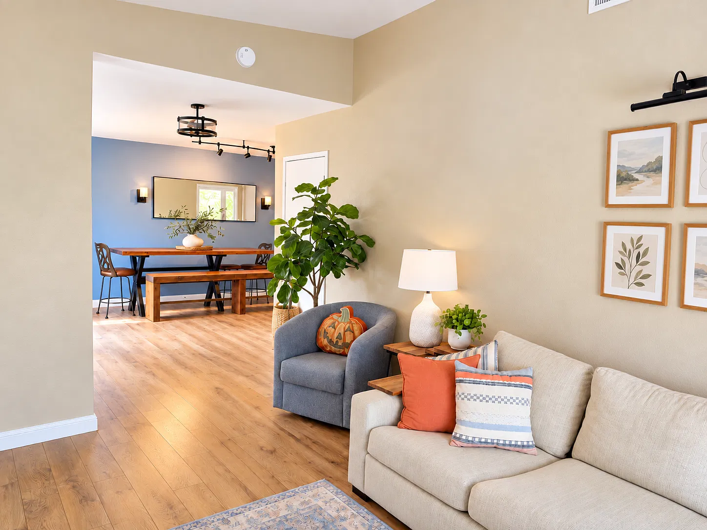 3 bed, 1110 sqft, $4,000 — Photo 2