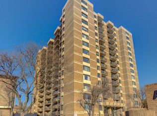 118 Monroe St APT 807, Rockville, MD 20850