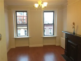 Rented by R New York