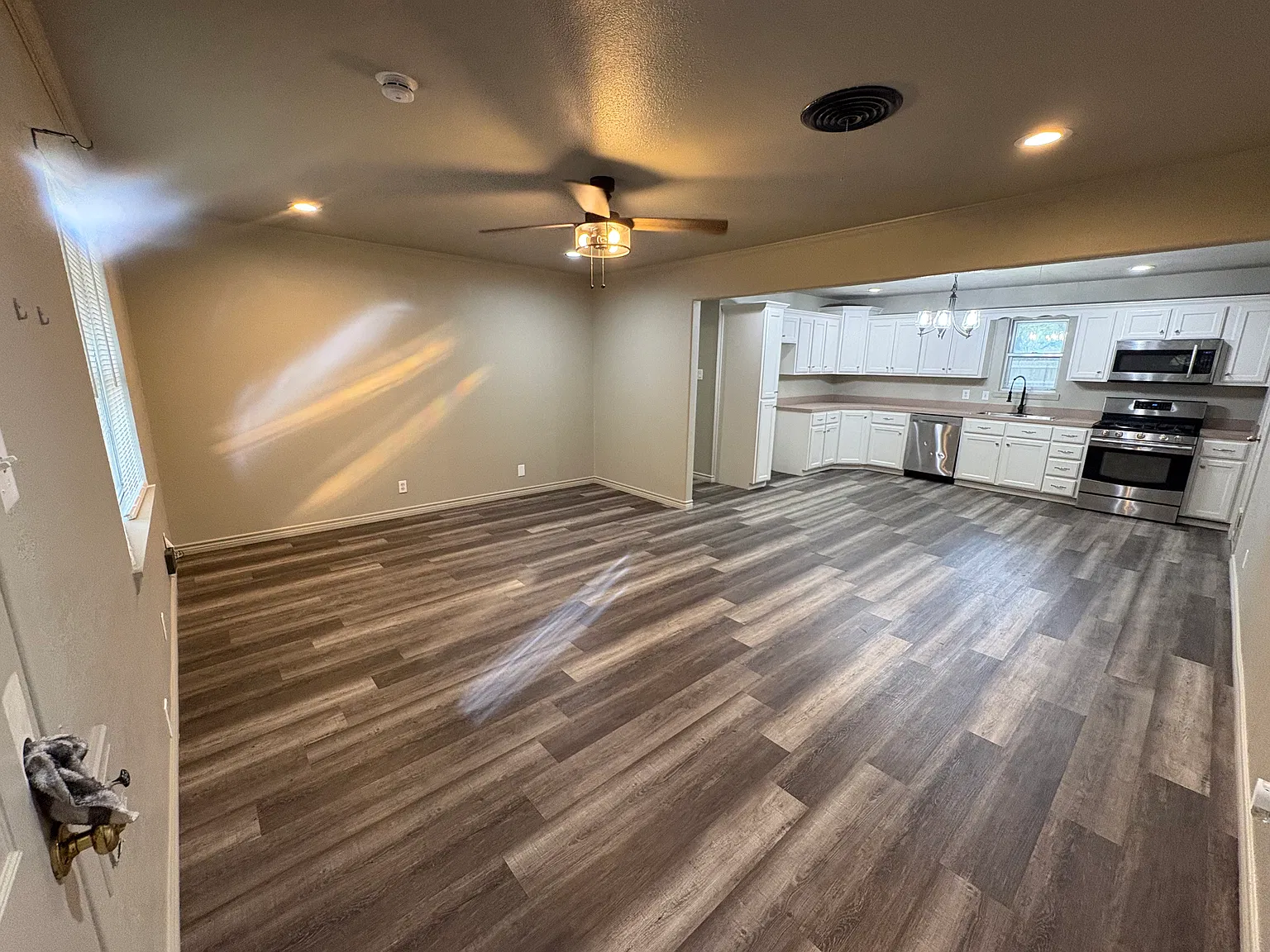 2 bed, 1148 sqft, $1,350 — Photo 2