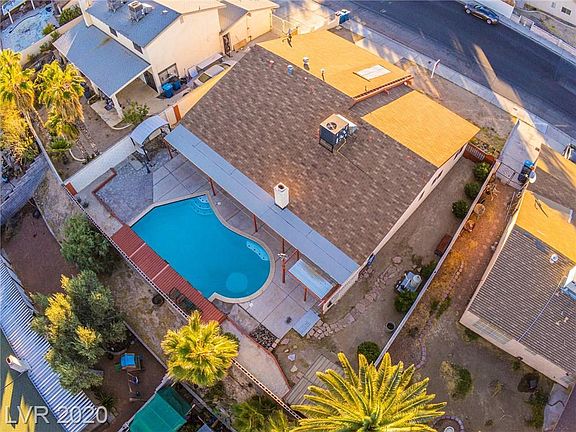 4th image of 4990 Rollingwood Dr
