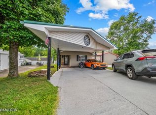 592 Flamingo Cir, Townsend, TN 37882