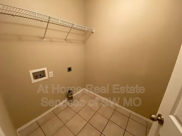 1115 N 26th St — Photo 12