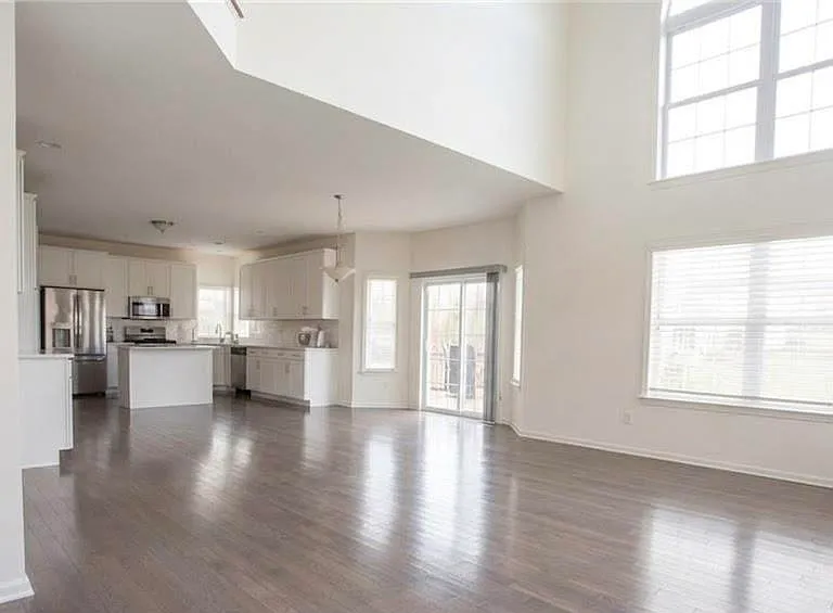 2160 Eagles Landing Dr — Photo 6
