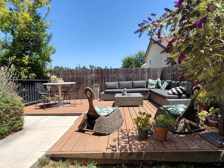 712 Robinson St #2 — Photo 8
