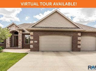 8209 S Grass Creek Dr, Sioux Falls, SD 57108