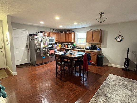 5th image of 145 Briarwood Dr