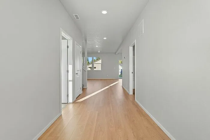 4 bed, 3.0 bath, 2430 sqft, $2,895 — Photo 4