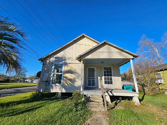 2nd image of 1228 S Railroad Ave