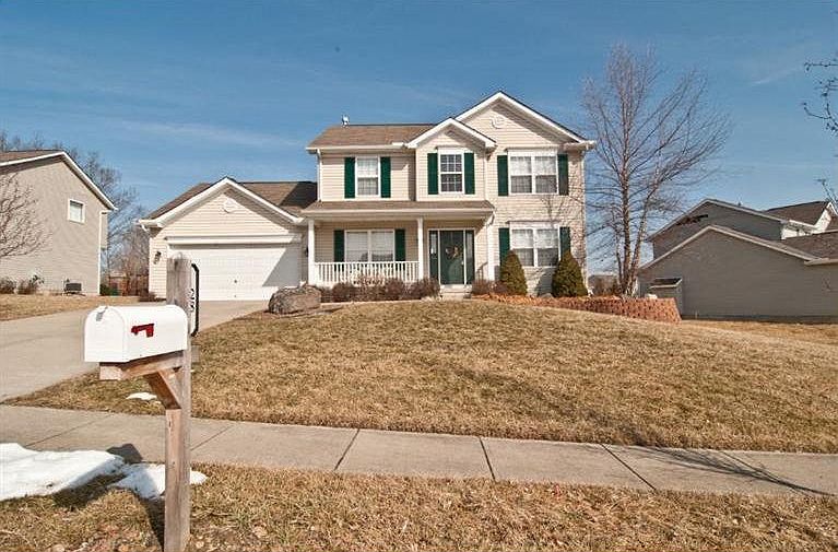 1st image of 28 Forest Pond Dr