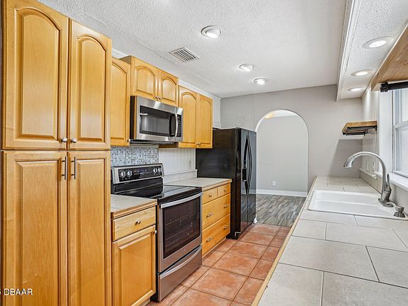 5th image of 520 Hamlet Dr