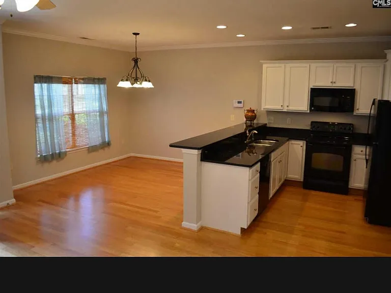 144 Lincoln St — Photo 9