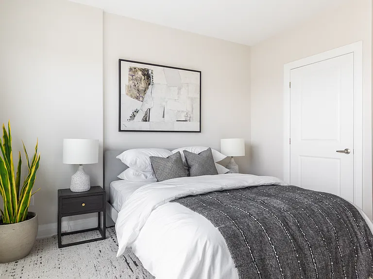 4286 King St E — Photo 37