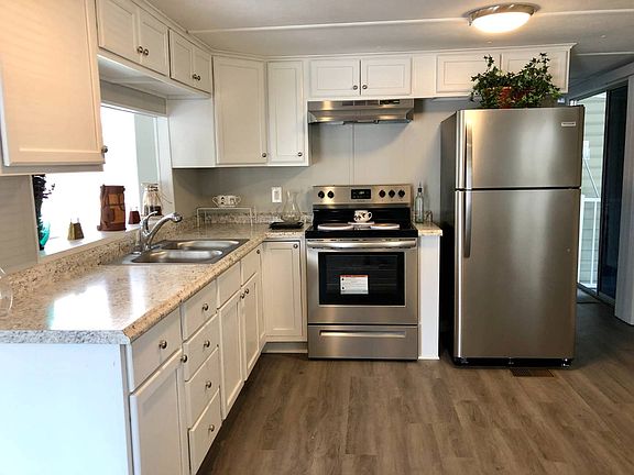 2nd image of 2618 Butterfly Dr