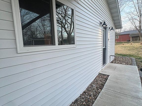 4th image of 812 Pearson Dr