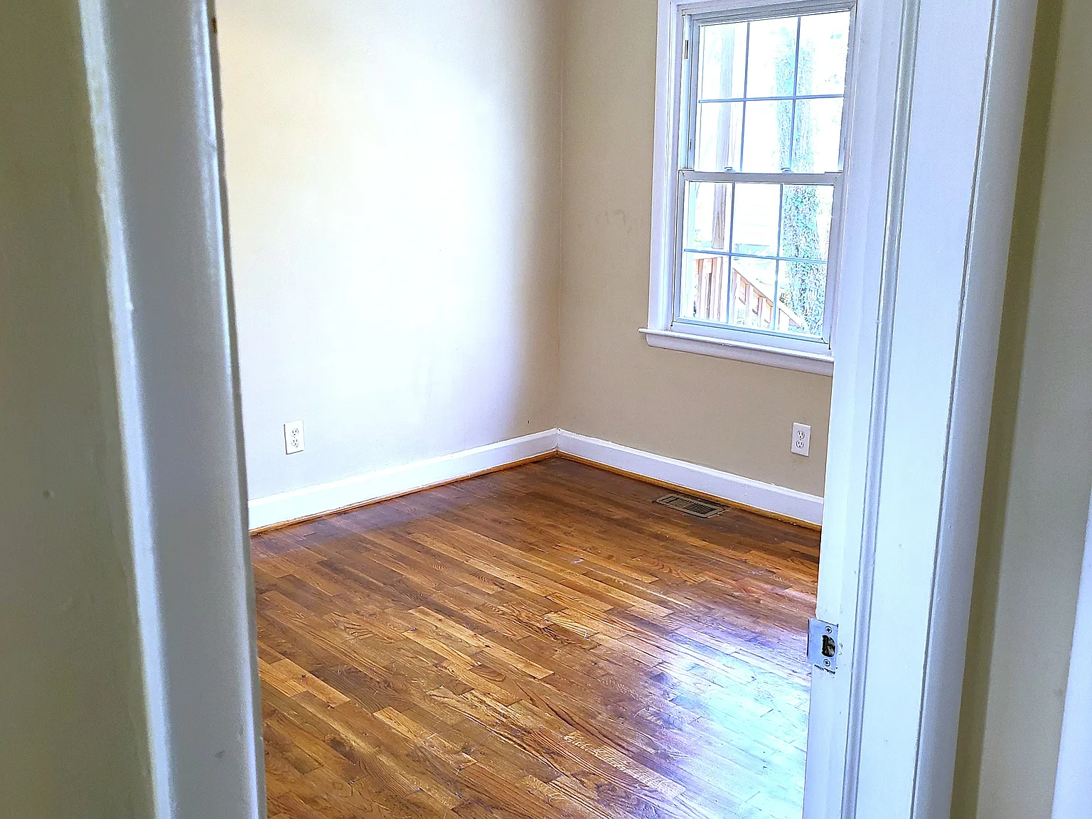 2 bed, $995 — Photo 4