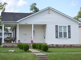 105 Lake 1/2 St, Nicholasville, KY 40356