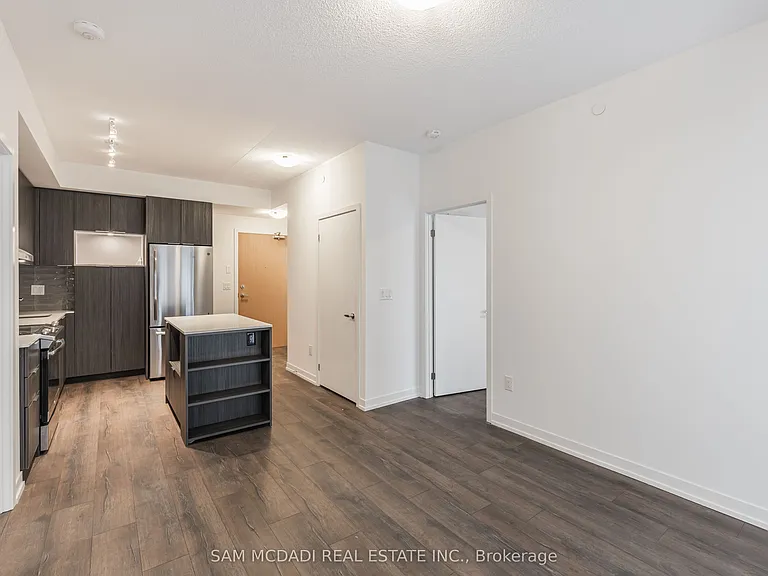 2520 Eglinton Ave W #1714 — Photo 7