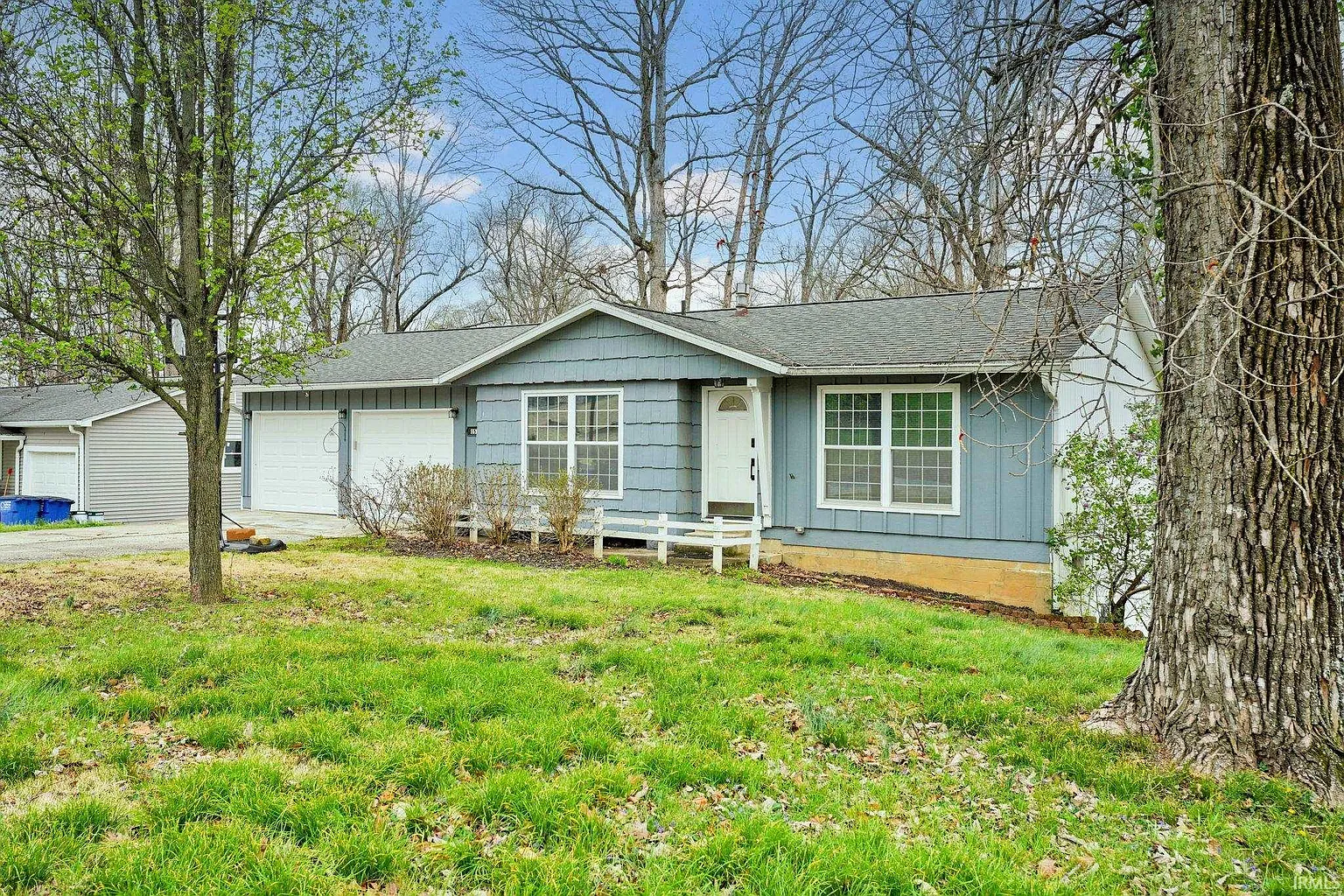 151 White Ln photo 1