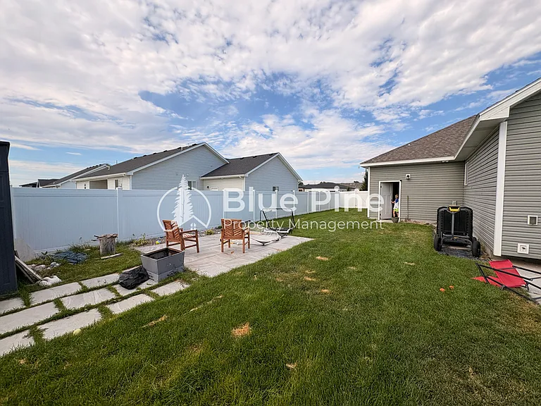 1890 Mesa Canyon Dr — Photo 32