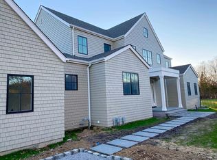 40 Old Meeting House Rd, Quogue, NY 11959