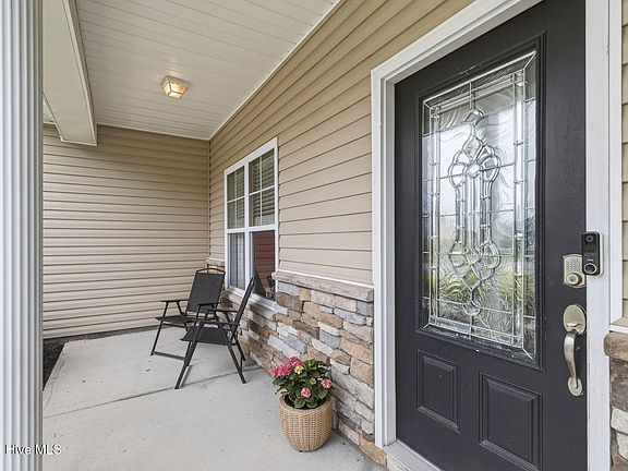 4th image of 411 Wynbrookee Lane