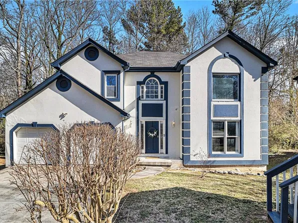 624 Longbow Ct, Stone Mountain, GA 30087