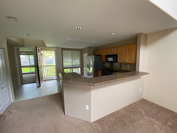 3rd image of 75-5919 Alii Dr APT M23