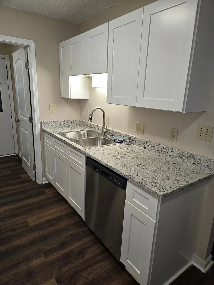 Abaco Bay Apartments — Photo 3