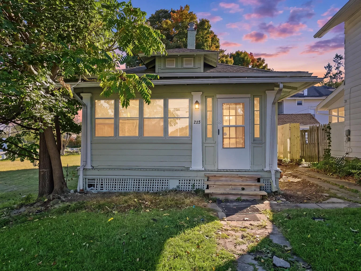 3 bed, 1100 sqft, $1,350 — Photo 1
