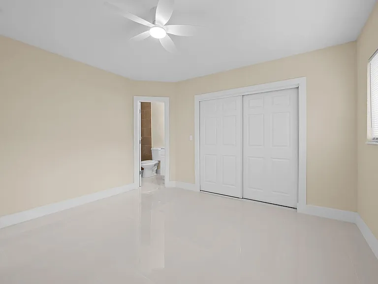 832 NE 12th Ave #1 — Photo 6