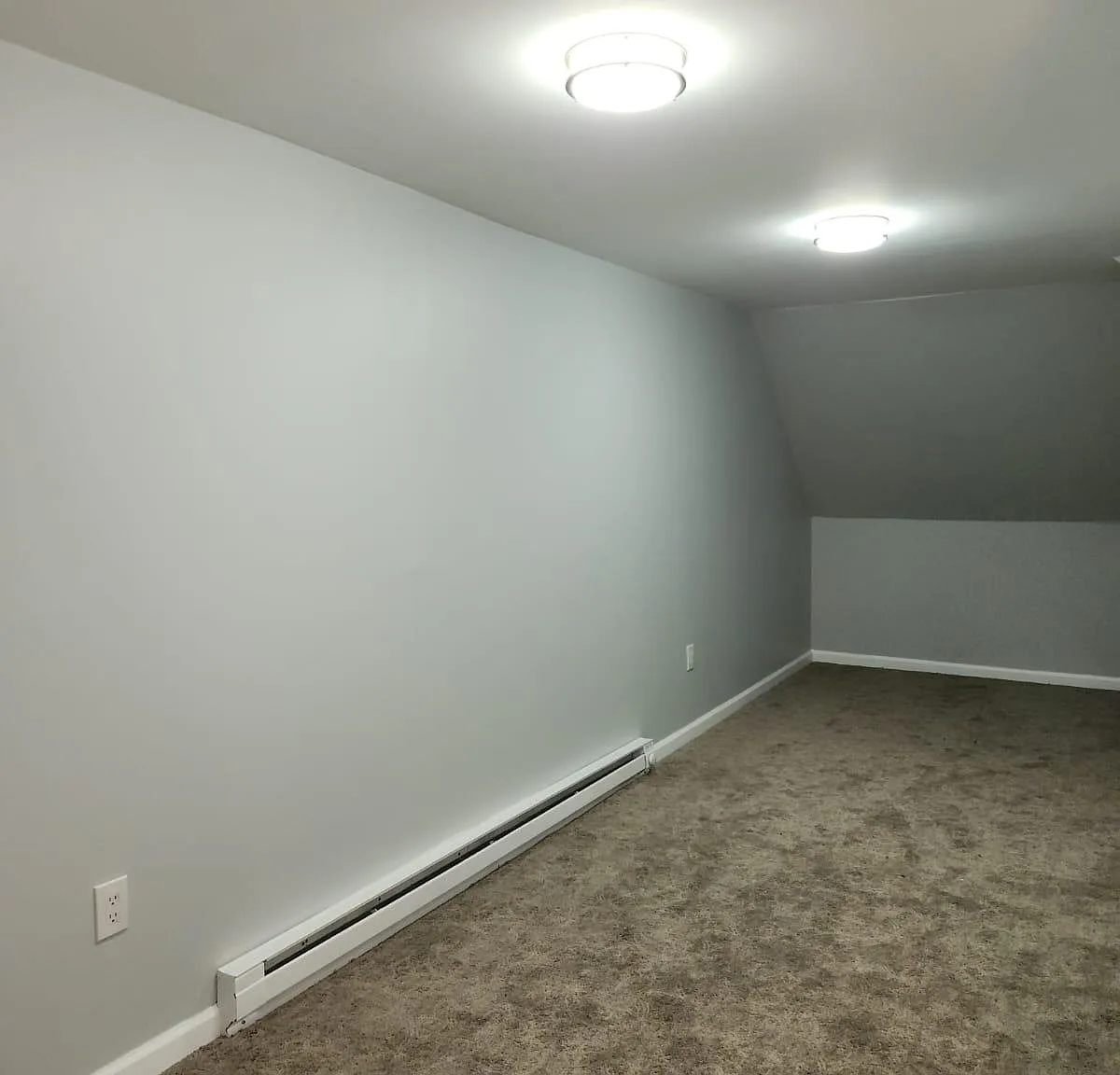 3 bed, 1300 sqft, $2,099 — Photo 1