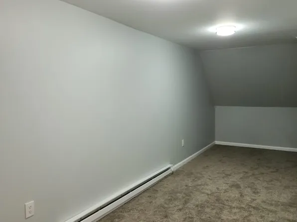 112 W 25th St APT 2, Northampton, PA 18067