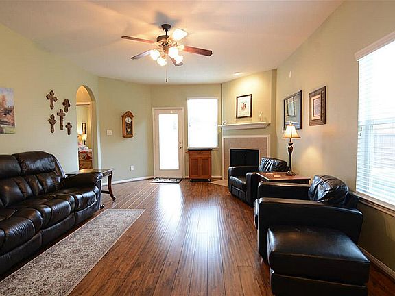 4th image of 14551 Bergenia Dr