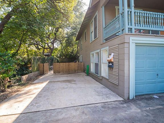 4th image of 2301 W 10th St #B