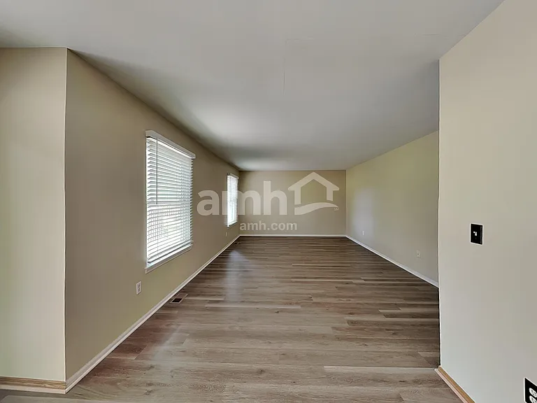 21216 W Chastworth Ln — Photo 8