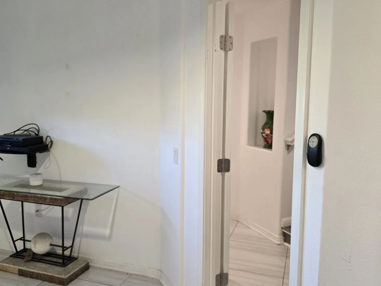 Studio, 3250 sqft, $1,400 — Photo 2