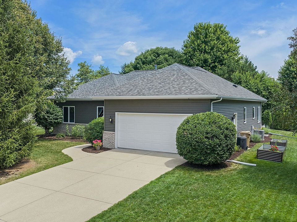 1st image of 7106 Countrywood Ln