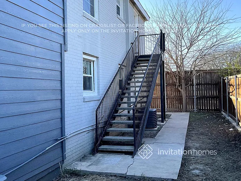 403 E Standifer St #B — Photo 13