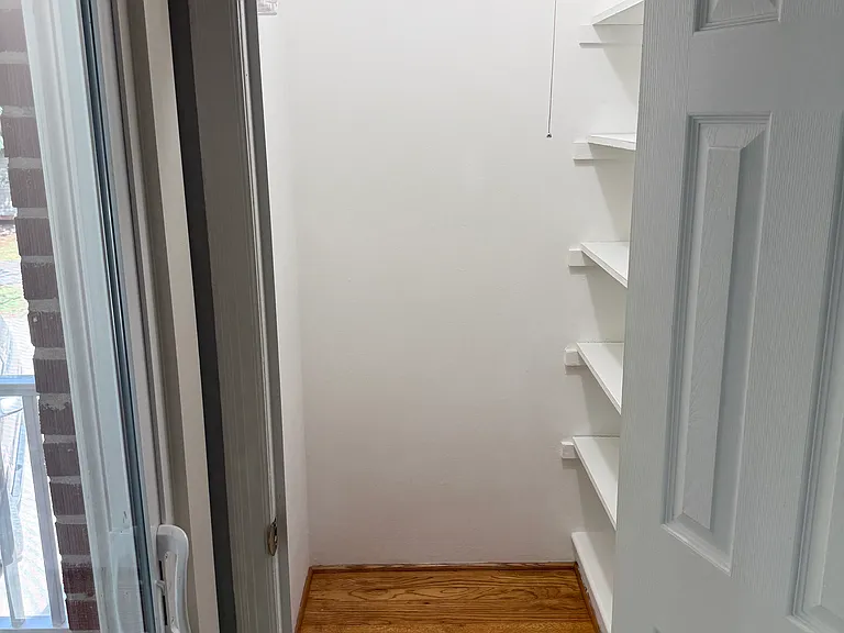 107 Knapp St — Photo 10