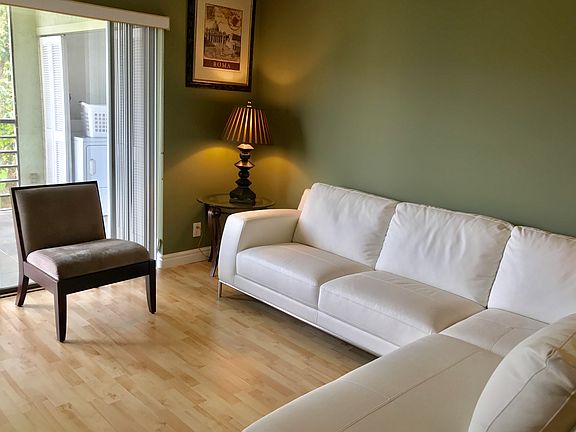 4th image of 9440 SW 8th St APT 417