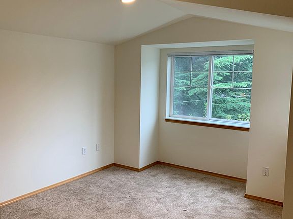 5th image of 12028 33rd Ave NE APT A