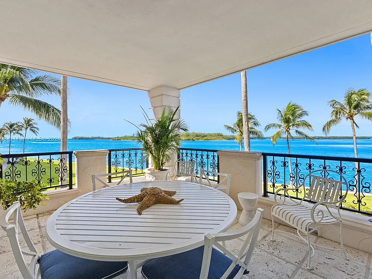 5221 Fisher Island Dr #5221 — Photo 6