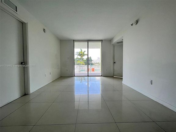 4th image of 219 NW 12th Ave APT 502