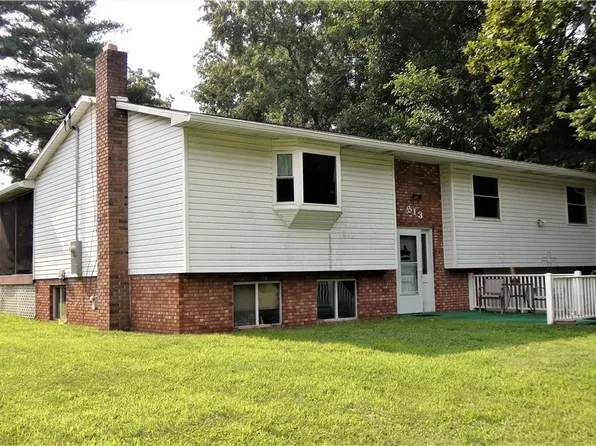 313 Strecker Ln, Marietta, OH 45750