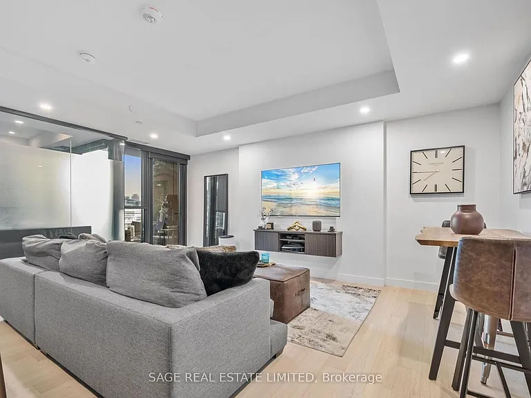 505 Richmond St W #730 — Photo 5