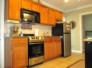 14 New St UNIT 2, Huntington, NY 11743