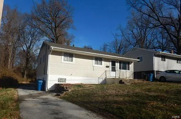 507 Robert Ave photo 1